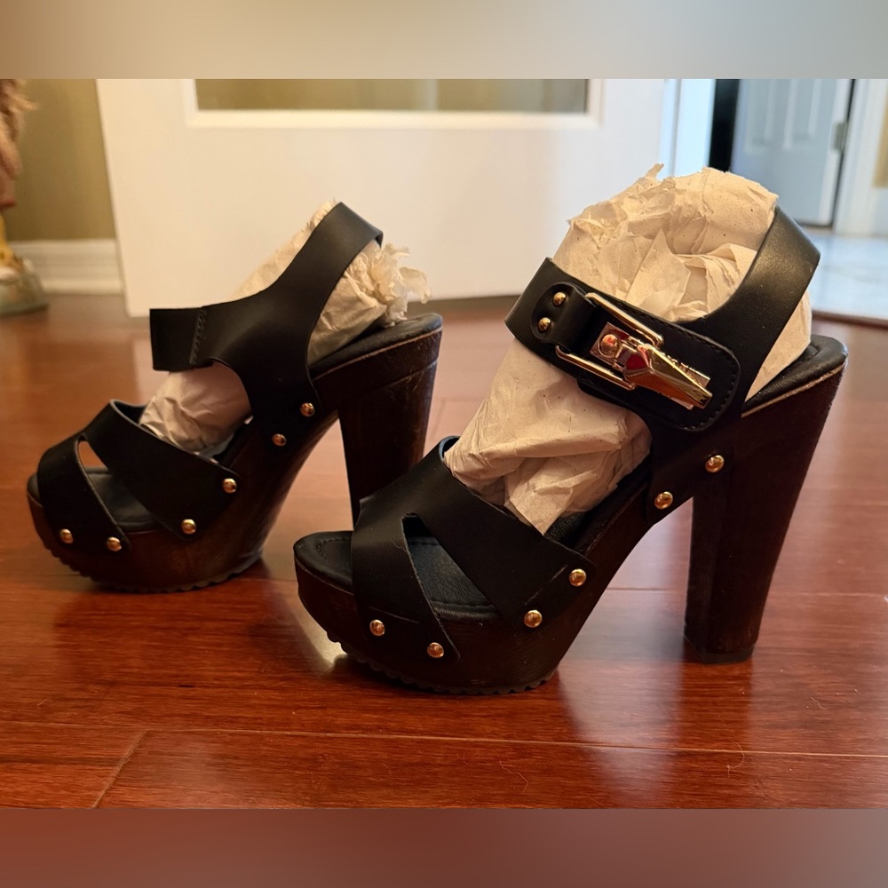 Nature Breeze Black Chunky Heels with Gold Accents